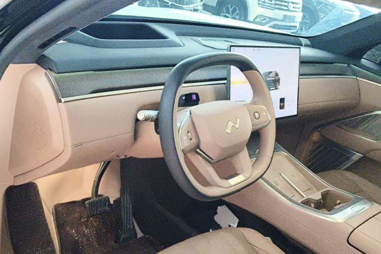 Used ONVO Luxeed L90 2025 Model—Ultra Six-Seater Version