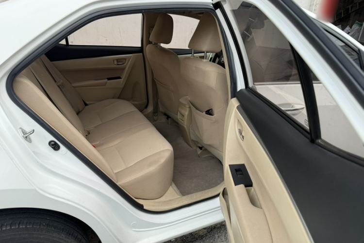 Used Toyota Corolla 2014 1.6L CVT GL-i Interior 7