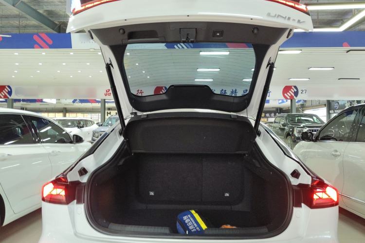 Used CHANGAN UNI-V 2024 1.5T Prestige Edition