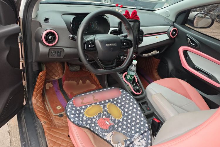 Used Chery QQ Little Ant 2022 Sweet Pink Edition Half-Sugar Version 3-Cell Lithium 30kW 301km Center Console