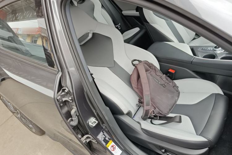 Used CHANGAN UNI-V iDD 2024 Blue Whale Smart Electric iDD 136km ZhiKu Model
