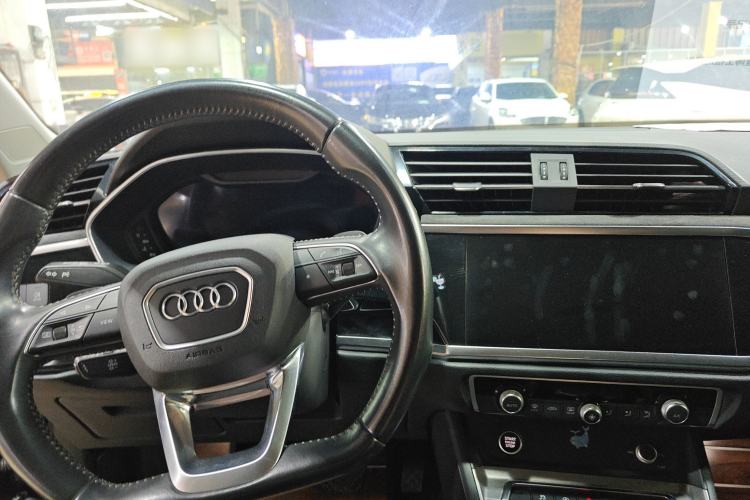 Used Audi Q3 2022 35 TFSI Fashion Dynamic Model Steering Wheel