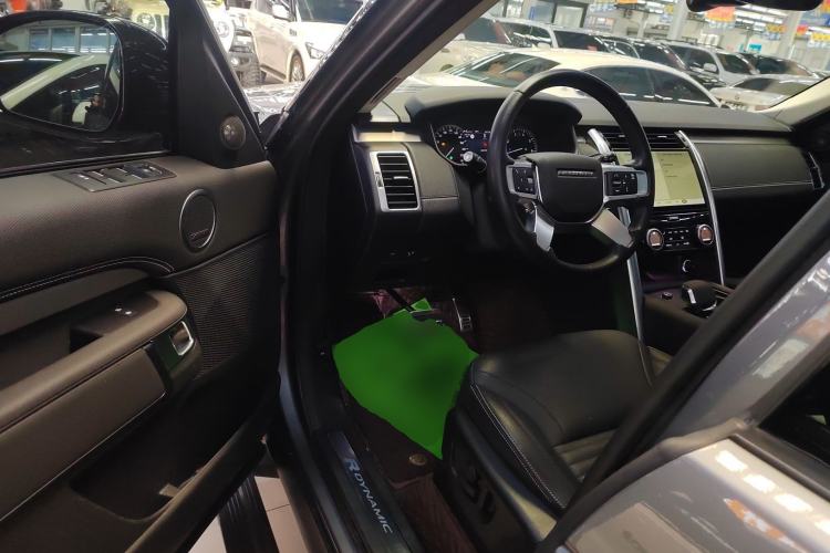 Used Land Rover Discovery 2023 Revised Version 360 PS R-Dynamic S