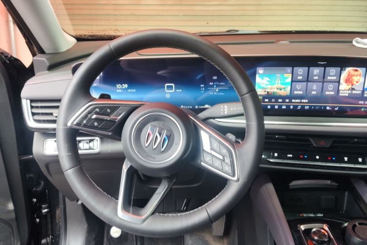 Used Buick Envision 2026 Model Equinox Plus 28T Two-Wheel-Drive Platinum Edition
