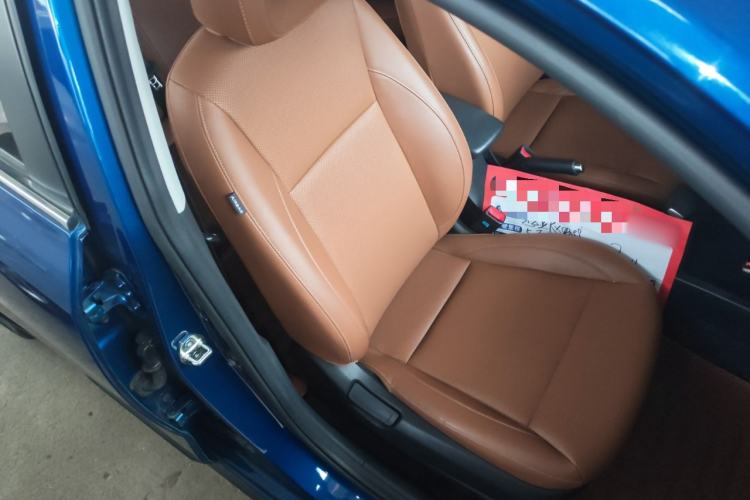 Used Kia KX Cross 2017 1.4L AT GLS Right Front Seat