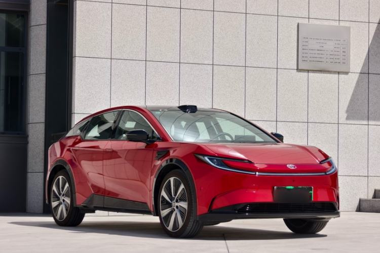 Used Toyota bZ5 2025 Model 550 PRO Smart Driving Edition Exterior 4