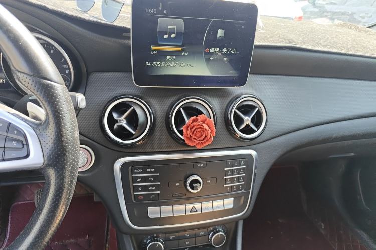 Used Mercedes-Benz GLA 2019 GLA 200 Dynamic Edition Audio And AC Panel