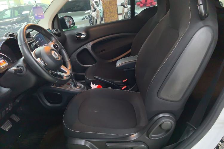 Used smart fortwo 2019 0.9T 66kW Hardtop Wind Power Edition China VI Left Front Seat