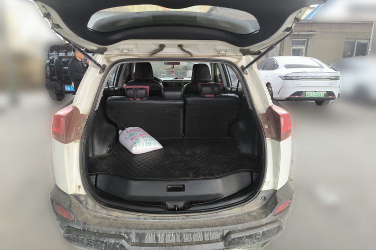 Used Toyota RAV4 2015 2.0L CVT Two-Wheel Drive Fashion Edition
