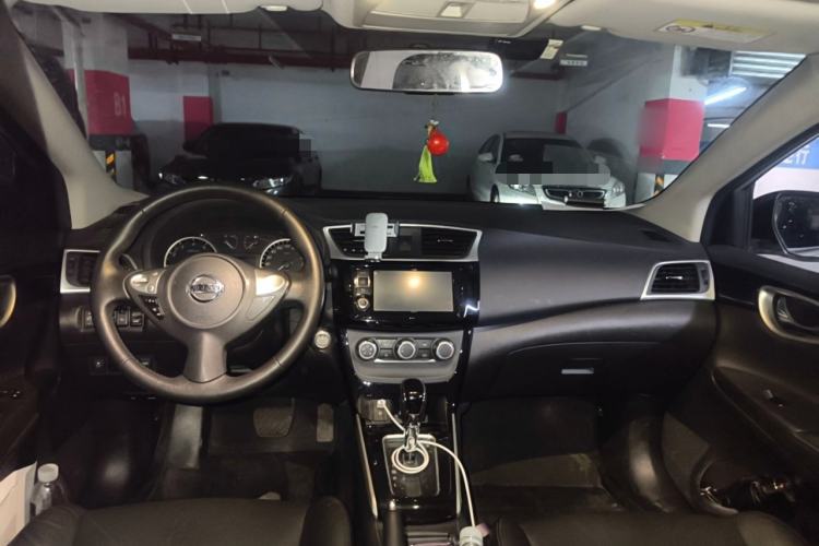 Used Nissan Sylphy 2018 1.6XV CVT Deluxe Edition Center Console