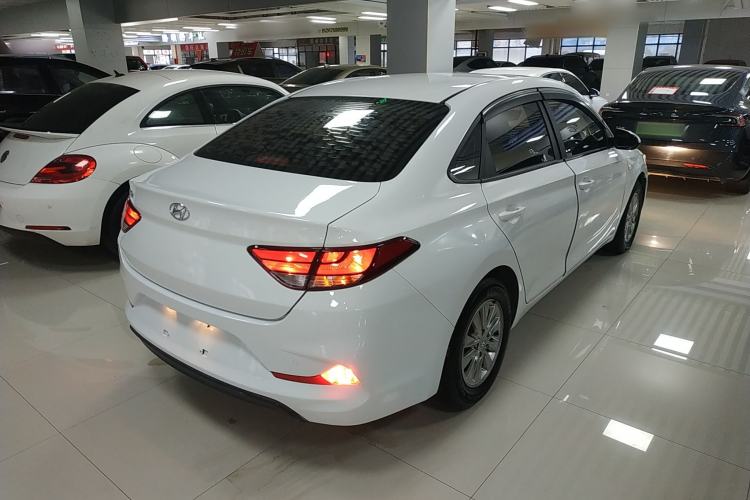 Used Hyundai Celesta 2018 1.6L Automatic GL Enjoyment Edition China VI compliant