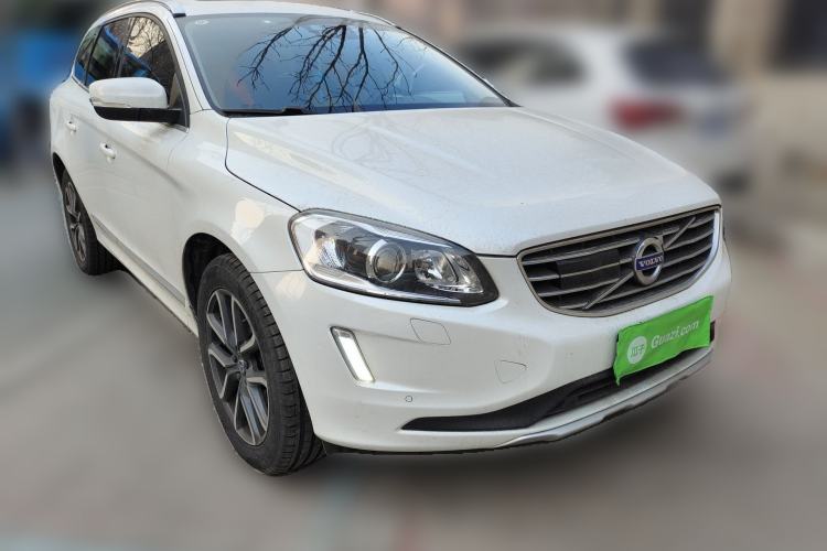 Used Volvo XC60 2017 T5 AWD Smart Range Edition Front Right 45 Deg