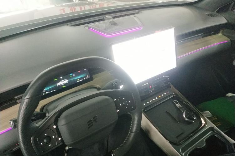 Used JETOUR Shanhai L6 2024 1.5TD DHT ULTRA
