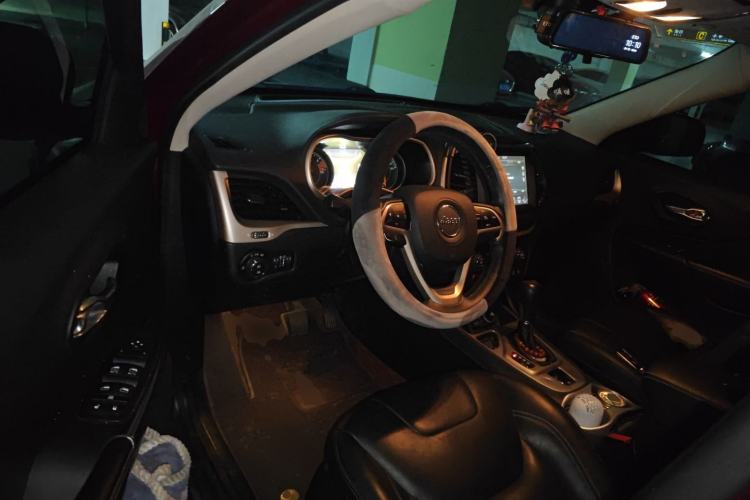 Used Jeep Cherokee 2016 2.0L Superior Edition