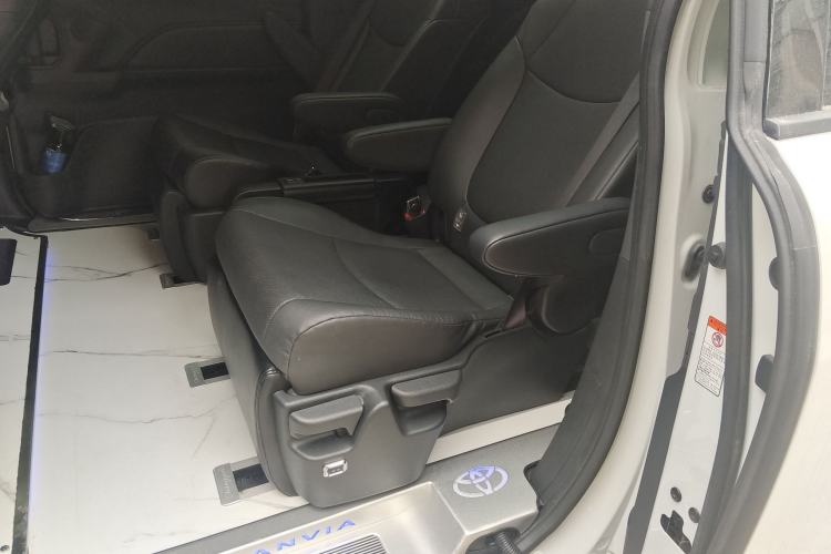 Used Toyota Granvia 2024 2.5L Hybrid Prestige PLUS Four-Wheel Drive Version
