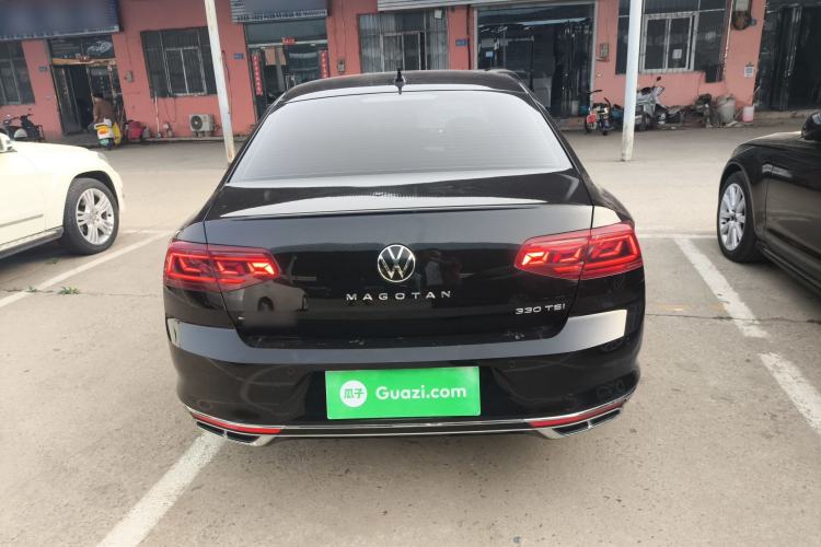 Used Volkswagen Magotan 2025 Zhongxiang Version 330TSI DSG Luxury Edition Rear