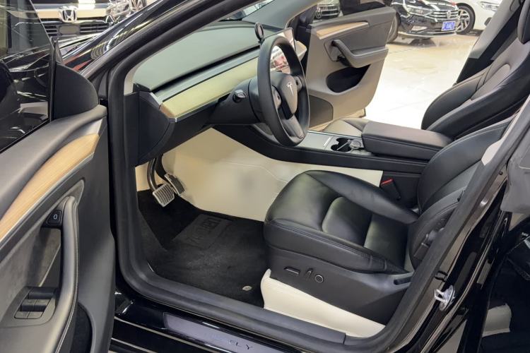 Used Tesla Model Y 2022 Revised Version Rear-Wheel Drive Driver Seat