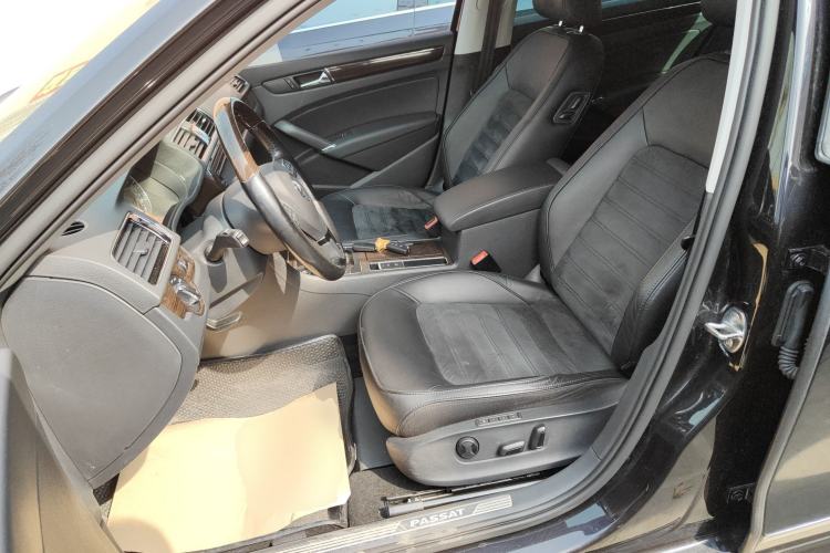 Used Volkswagen Passat 2015 1.8TSI DSG Ultimate Edition Left Front Seat