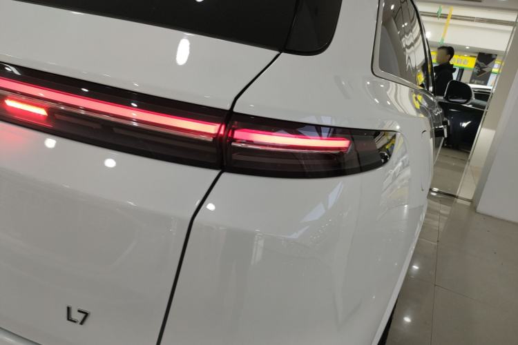 Used Li Auto L7 2023 Pro Model
