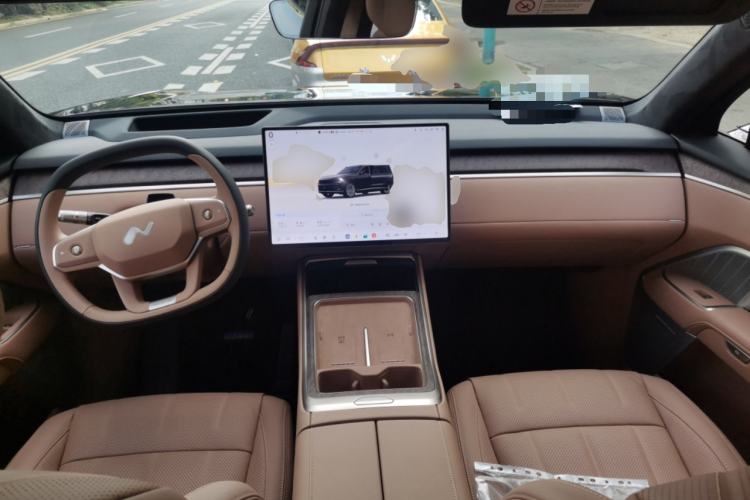 Used ONVO Luxeed L90 2025 Model—Max Six-Seater Version
