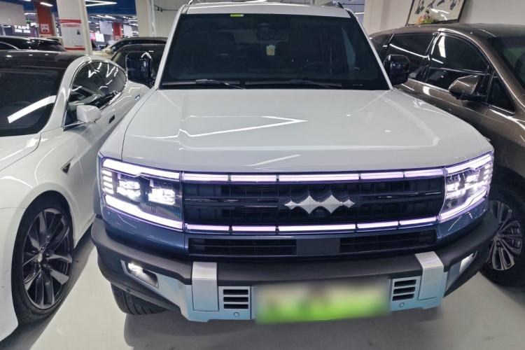 Used Formula Leopard 5 2023 Cloud Ride Flagship Edition Front