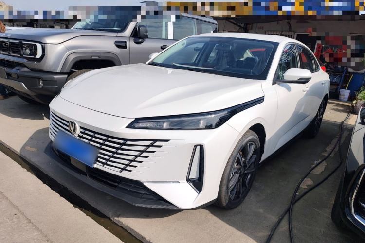 Used CHANGAN Eado 2025 Blue Whale 1.5T 500Bar Prestige Model