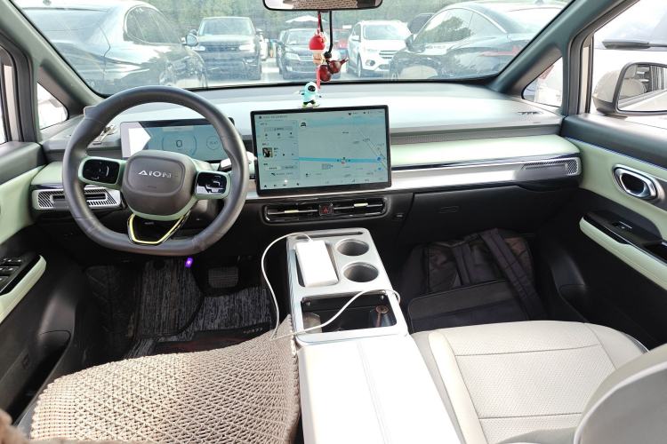 Used AION Y 2022 Plus 80 Enjoy Edition Center Console