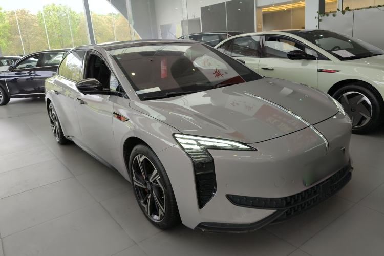 Used Hongqi EH7 2024 760 Pro+ Four-Wheel Drive Version Front Right 45 Deg