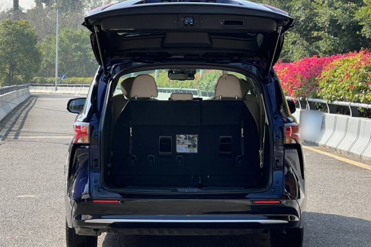 Used Toyota Sienna 2021 2.5L Hybrid Ultimate Edition