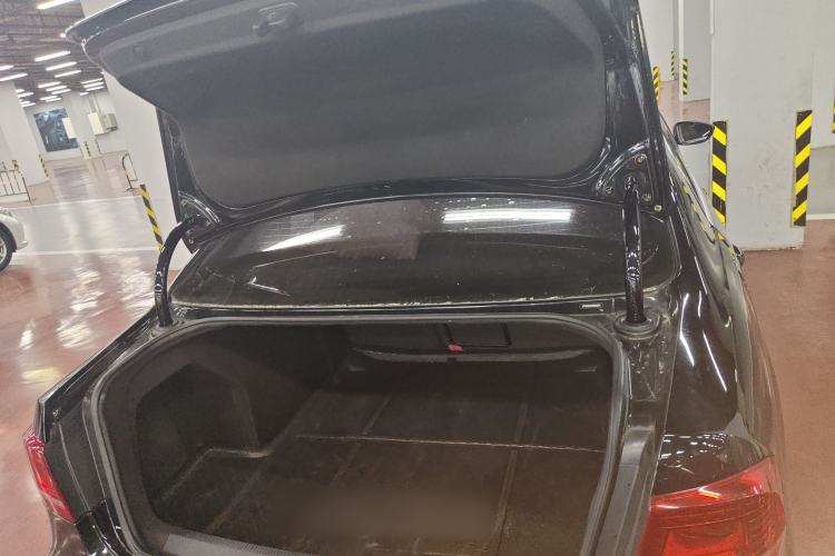 Used Volkswagen Magotan 2016 1.8TSI Luxury Comfort Model
