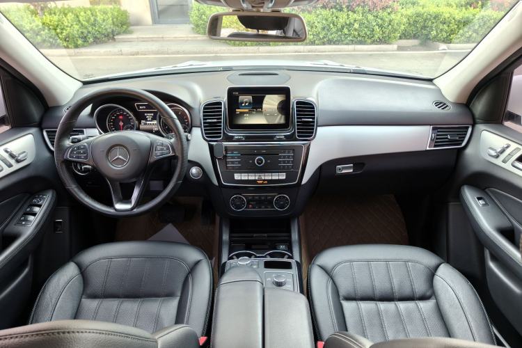 Used Mercedes-Benz GLE 2015 GLE 320 4MATIC Interior 2