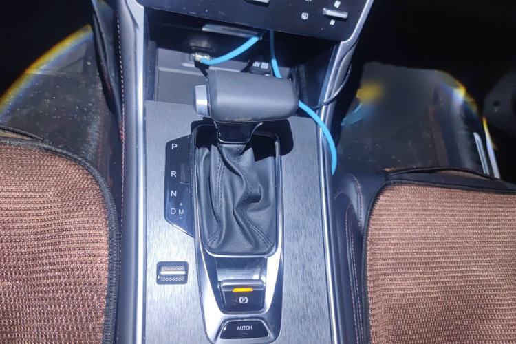 Used CHANGAN CS75 2023 Enjoy Edition 1.5T DCT Luxury Version Gear Lever