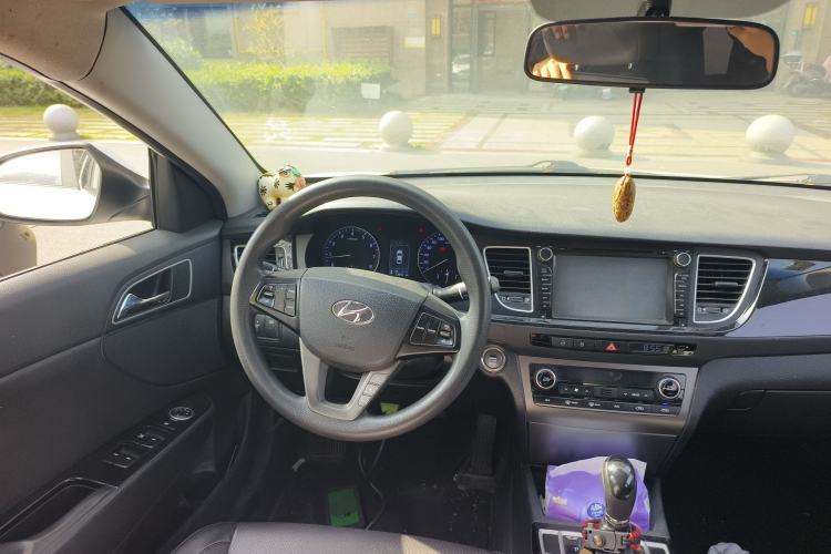 Used Hyundai Mistra 2014 1.8L Automatic Smart GLS
