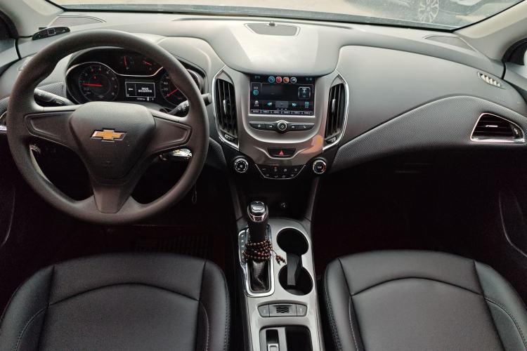 Used Chevrolet Cruze 2017 1.5L Automatic Pioneer Sunroof Edition
