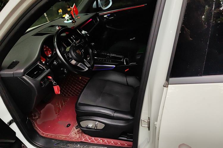 Used Porsche Macan 2017 Macan 2.0T Left Front Seat