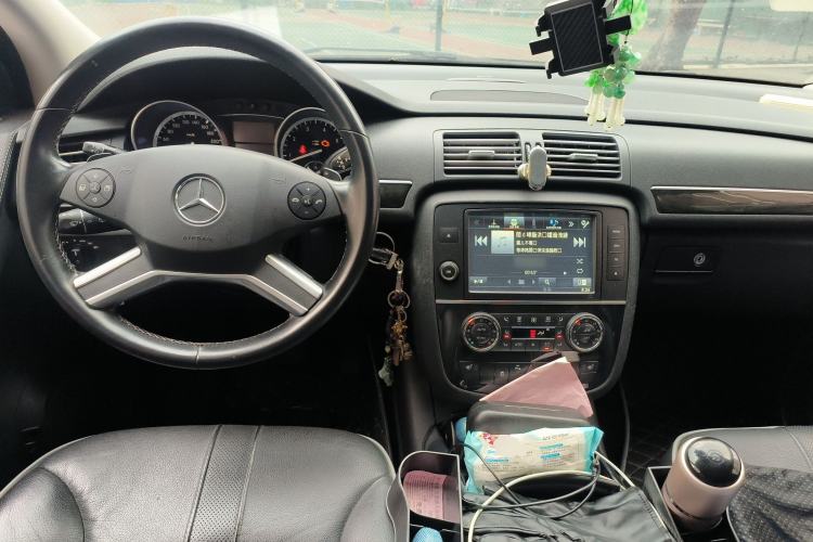 Used Mercedes-Benz R-Class 2015 R 400 4MATIC Business Model Center Console