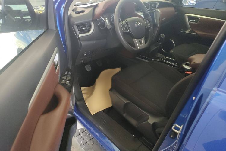 Used Huanghai Da Niu 2022 2.8T Pioneer Edition Manual Diesel 4x4 Value-Added Flatbed Cargo Box JE493ZLQ6H