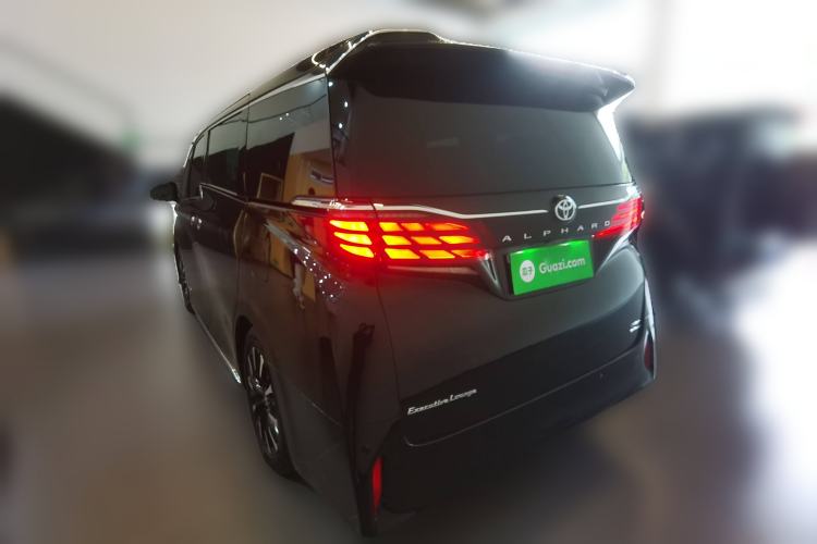 Used Toyota Alphard 2024 Dual-Engine 2.5L Deluxe Edition

