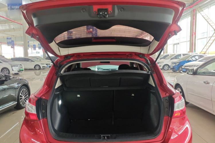 Used Nissan Tiida 2016 1.6L CVT Cool Dynamic Edition
