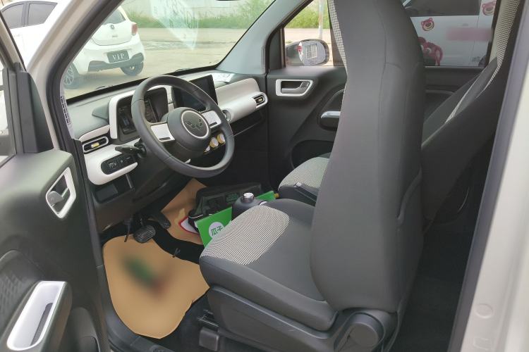 Used Wuling Hongguang MINIEV 2024 3rd Generation 215km Advanced Version Left Front Seat