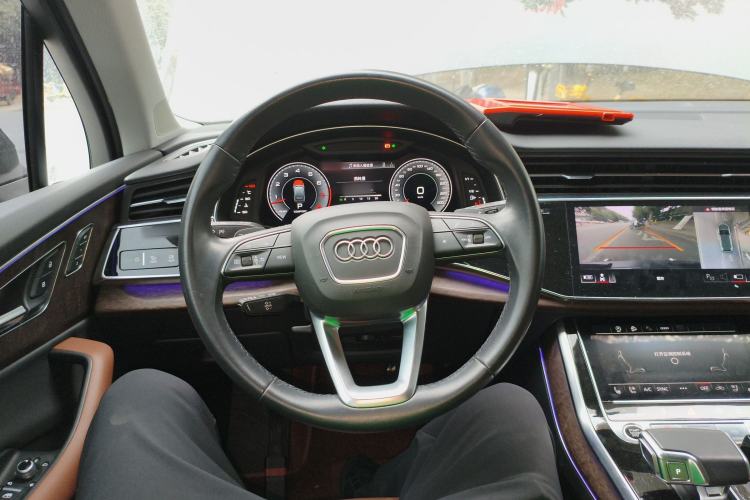 Used Audi Q7 2022 55 TFSI quattro S line Sport model
