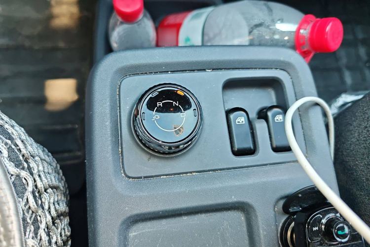 Used Wuling Yangguang 2024 230km Practical Enclosed-Window Version 60kW