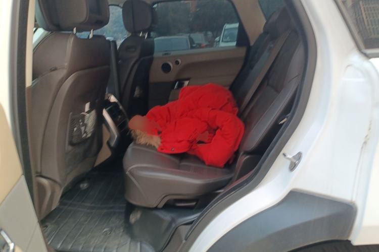 Used Land Rover Range Sport 2014 3.0 SC V6 HSE Left Rear Seat