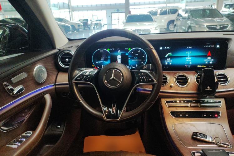 Used Mercedes-Benz E-Class 2022 Second Facelift E 300 L Fashion Edition
