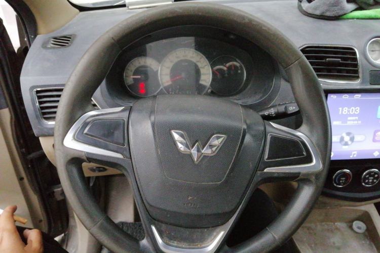Used Wuling Hongguang 2014 1.5L S Comfort Model Steering Wheel