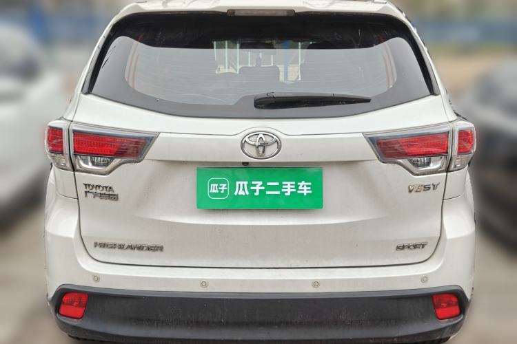 Used Toyota Highlander 2017 2.0T Two-Wheel Drive Luxury Edition 7 Seats Rear