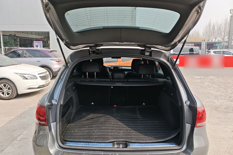 Used Mercedes-Benz GLC 2020 Facelift GLC 300 L 4MATIC Dynamic Edition Trunk