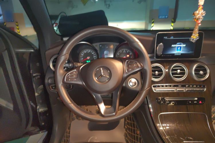 Used Mercedes-Benz GLC 2019 GLC 260 L 4MATIC Dynamic Model Steering Wheel