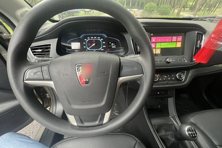 Used Roewe 360 2016 1.5L Manual Smart Screen Version
