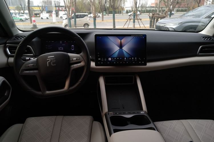 Used BYD Yuan UP 2025 Intelligent Driving Version 401 km Leading Edition